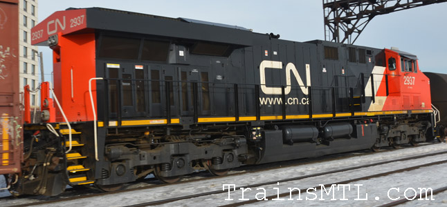 Locomotive CN2937 right side / coté droit